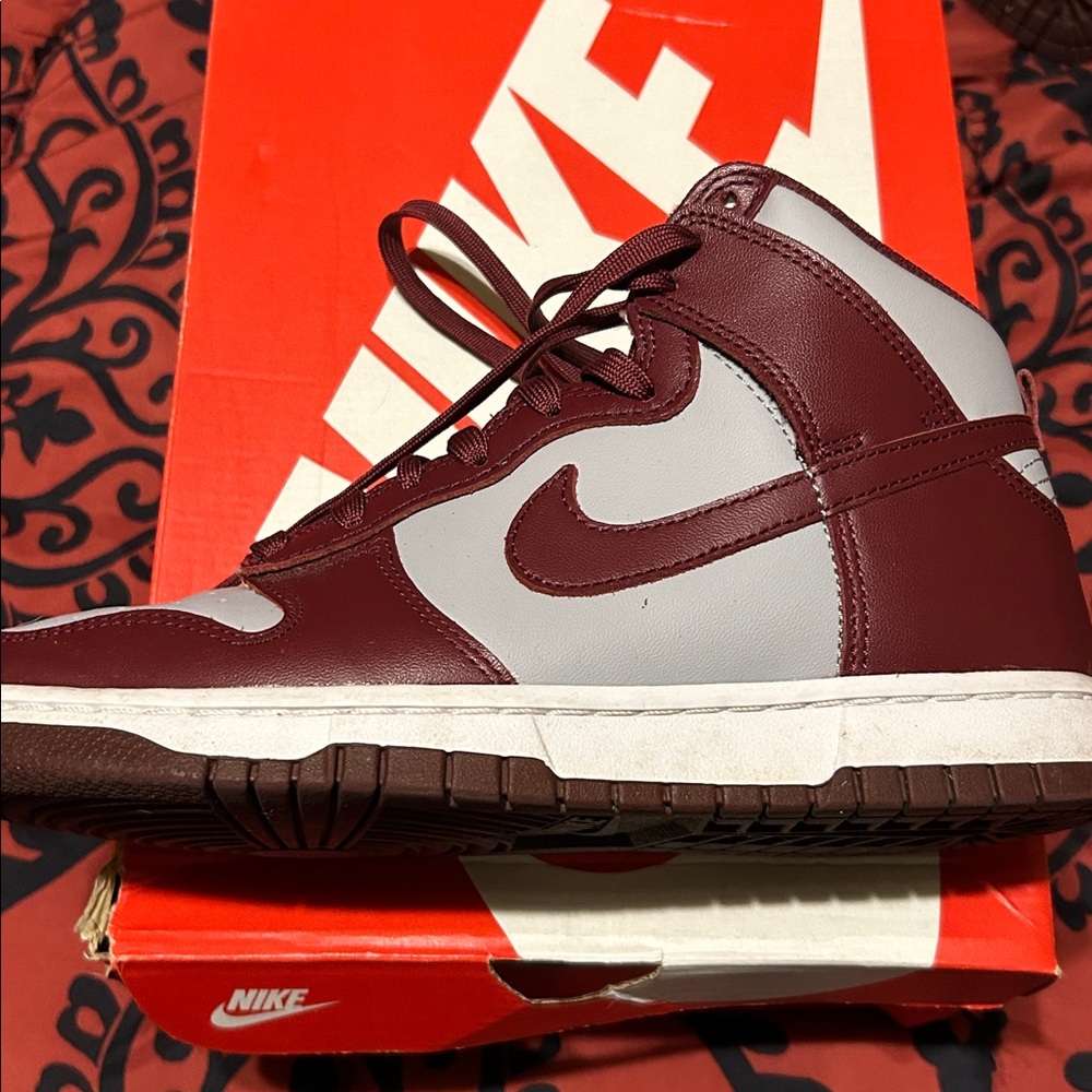 Nike High-Top Sneakers in Burgundy and Light Gray